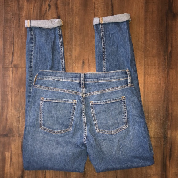 Banana Republic Low-Rise Medium Wash Destructed Girlfriend Jeans - Picture 5 of 9